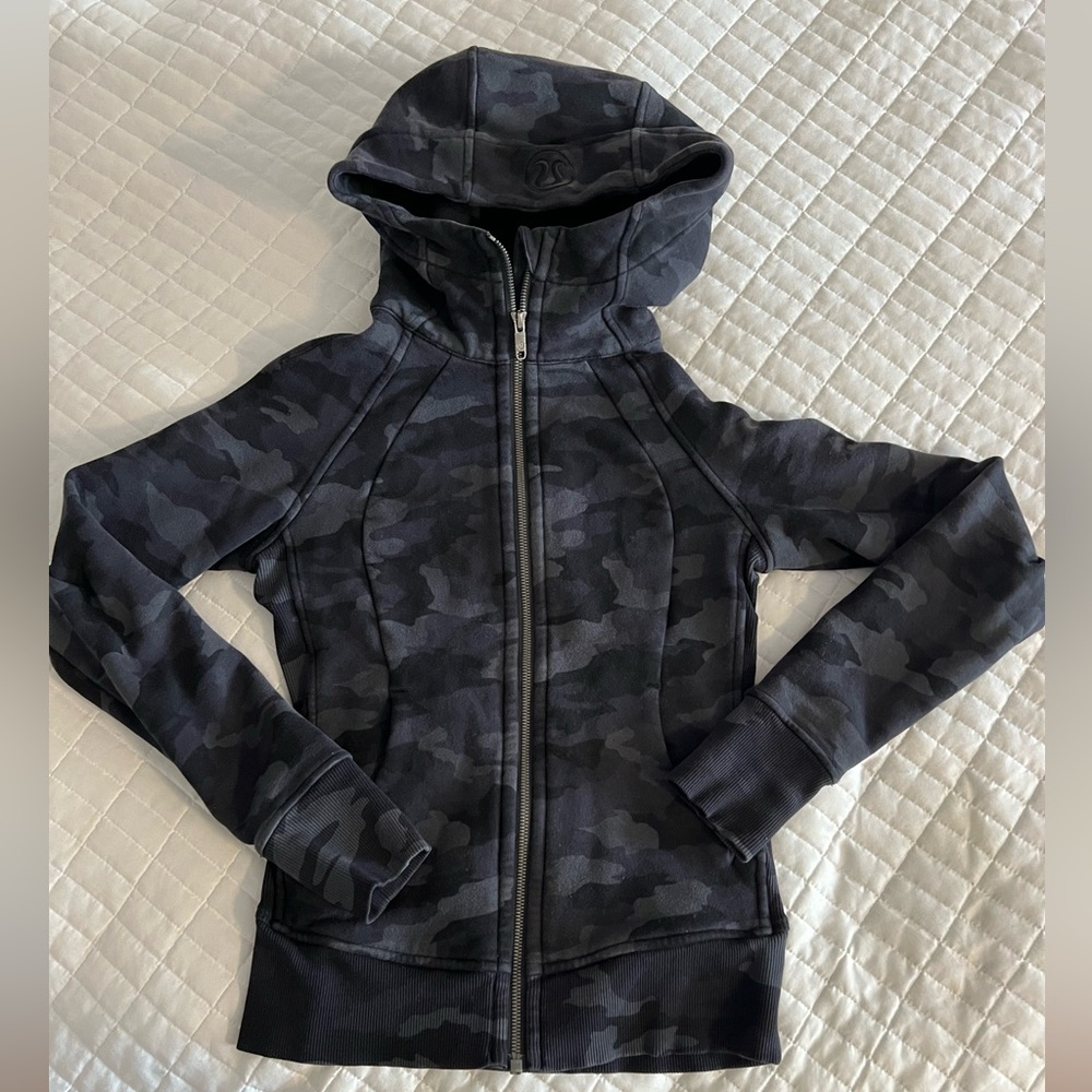 Lululemon full zip black camo size 2